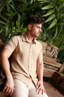 KAHKI LINEN SHORT SLEEVE BUTTON DOWN SHIRT